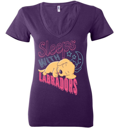 SLEEPS WITH LABRADORS